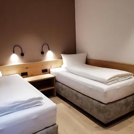 Lebenskraft-apartments * רויטה